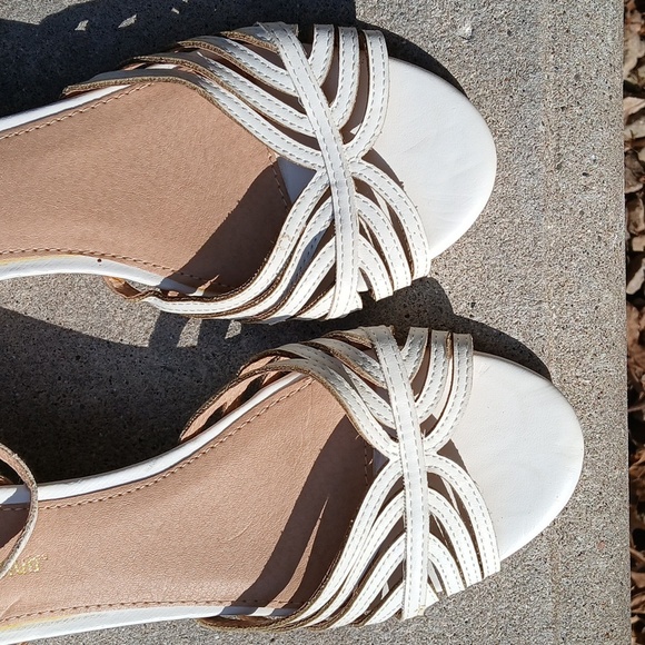 MONTEGO BAY CLUB WHITE Sandal Open Toe Wedge Heel Ankle Strap Size 9 - Picture 2 of 10